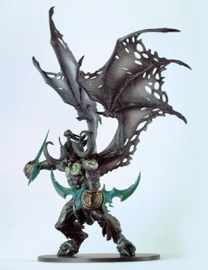 Фигурка Иллидана из Warcraft: ILLIDAN STORMRAGE Demon form Deluxe Collector Figure